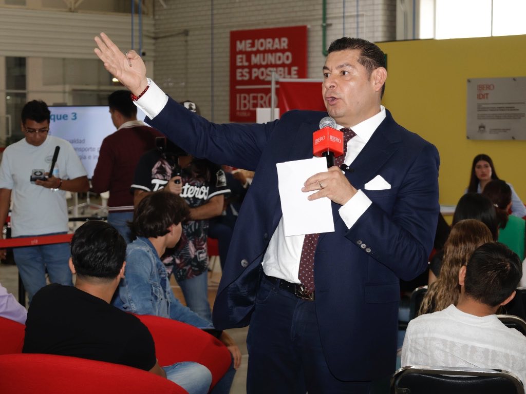 Propone Alejandro Armenta crear Fiscalía para investigar enriquecimiento ilícito de funcionarios