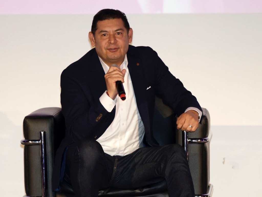 “No criminalizar las decisiones de las mujeres”: Alejandro Armenta sobre el aborto en Puebla