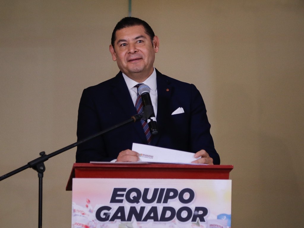 Alejandro Armenta se pronuncia a favor de la no criminalización del aborto
