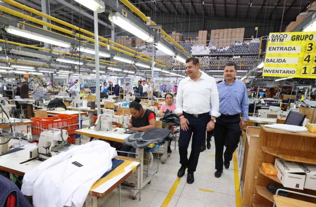 Anuncia Armenta financiamiento a empresarios poblanos para crecimiento constante