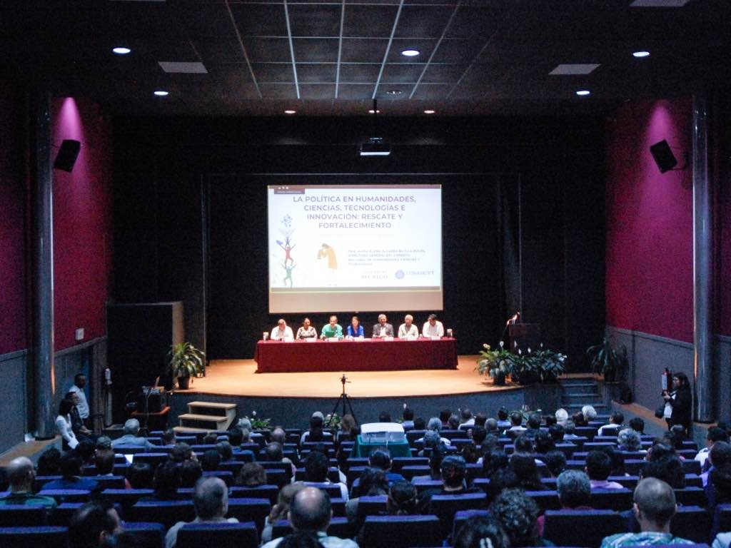 Conahcyt mantiene encuentro con representantes de las HCTI de Veracruz