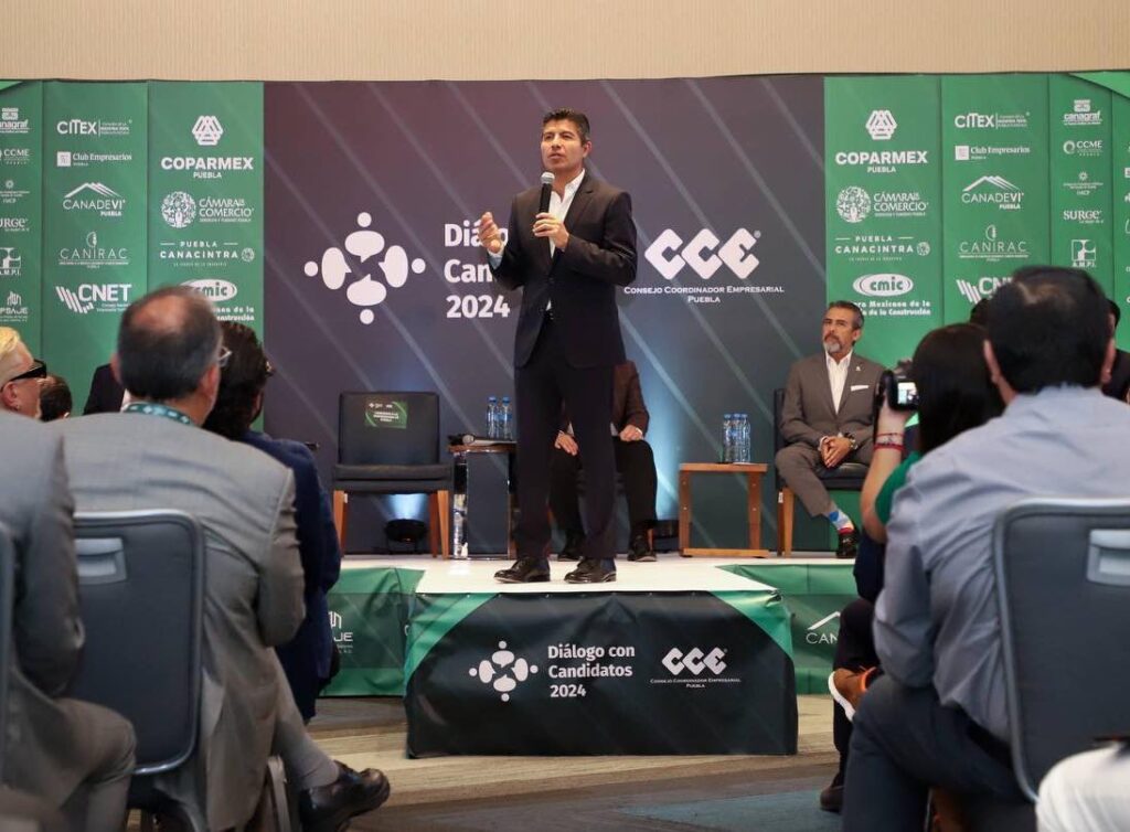 Lalo Rivera a empresarios del CCE