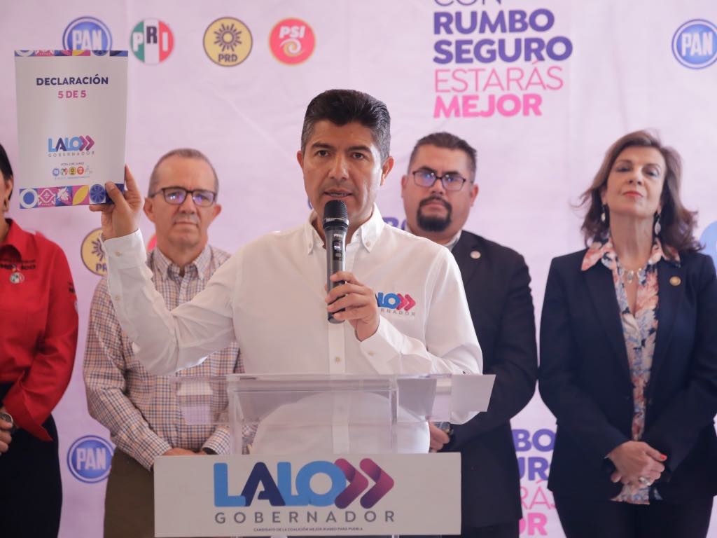 Presenta Lalo Rivera su declaración 5 de 5