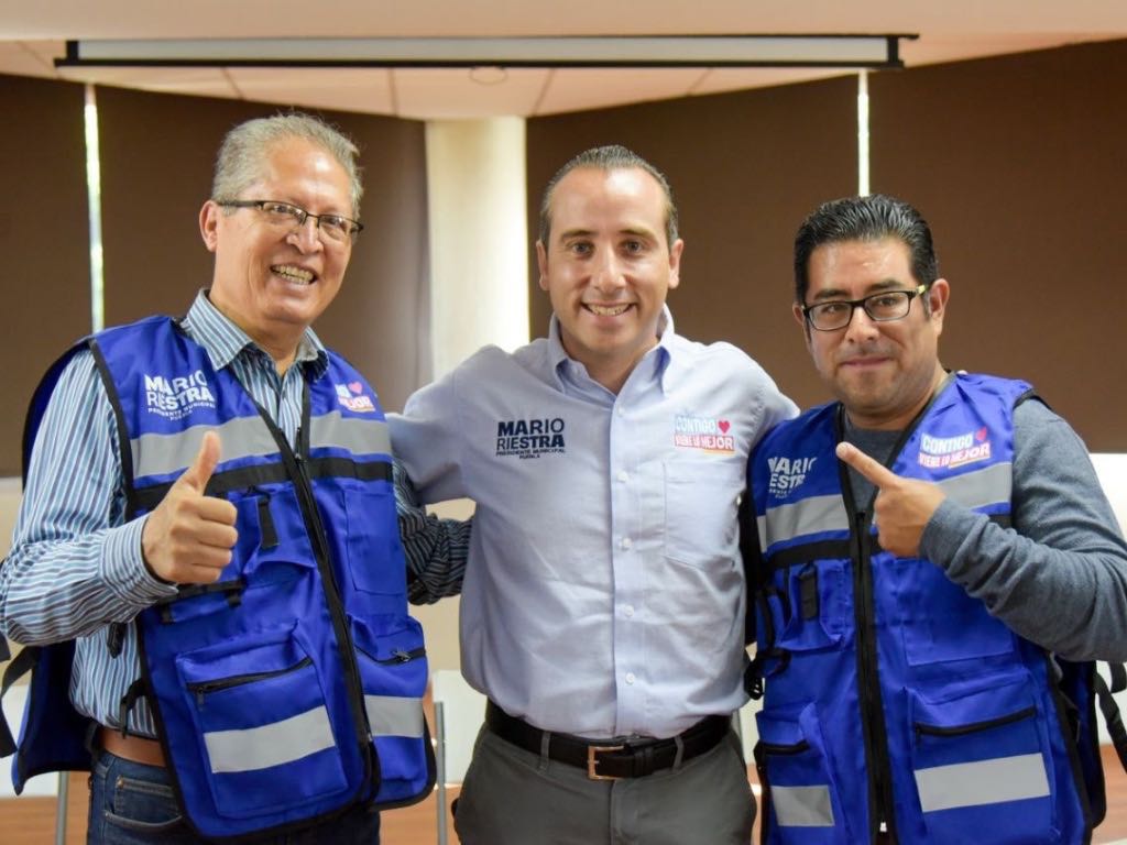 Recibe Mario Riestra a miembros y fundadores de Morena