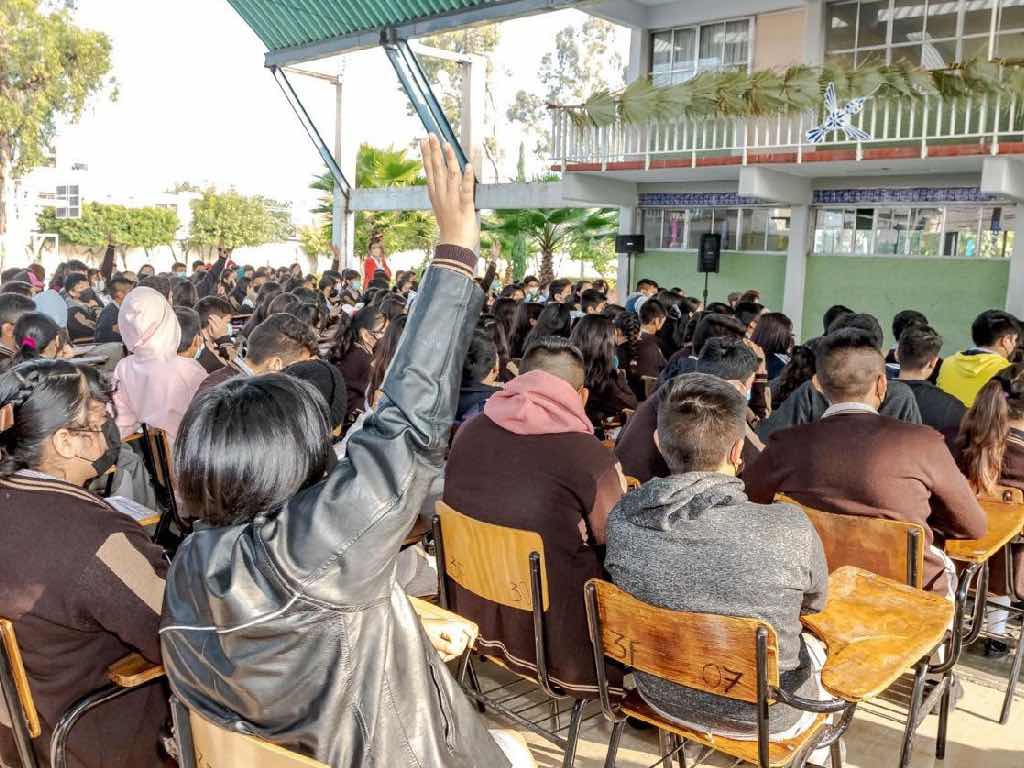 Con pláticas, SMDIF busca prevenir el embarazo adolescente en secundarias de Puebla