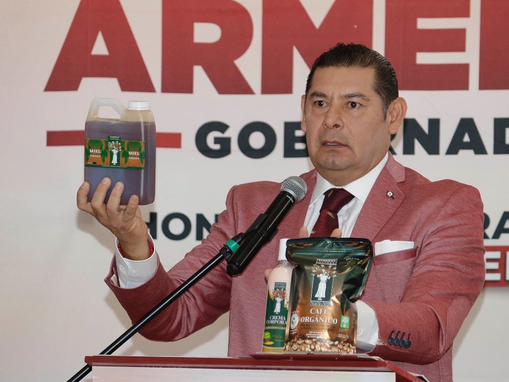 Propone Alejandro Armenta crear las Tiendas Puebla y colocarlas por todo México