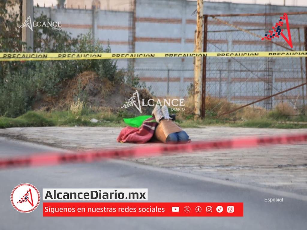 Con narcomensaje, encobijado y decapitado tiran cadáver entre Puebla y Tlaxcala