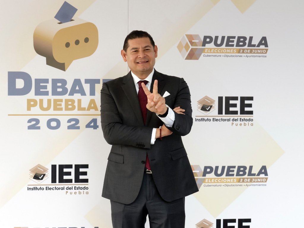 Alejandro Armenta sale satisfecho tras descalificaciones durante el debate