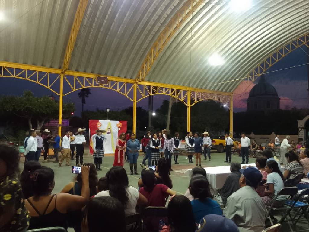 Reconocen participación de padres en la formación de “hombres nuevos” en Bachillerato de San Pablo Anicano