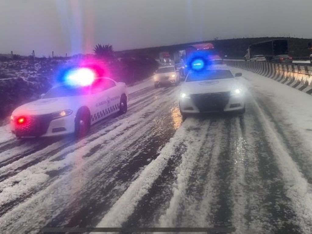Cae granizada en la Puebla-Orizaba y paraliza la circulación