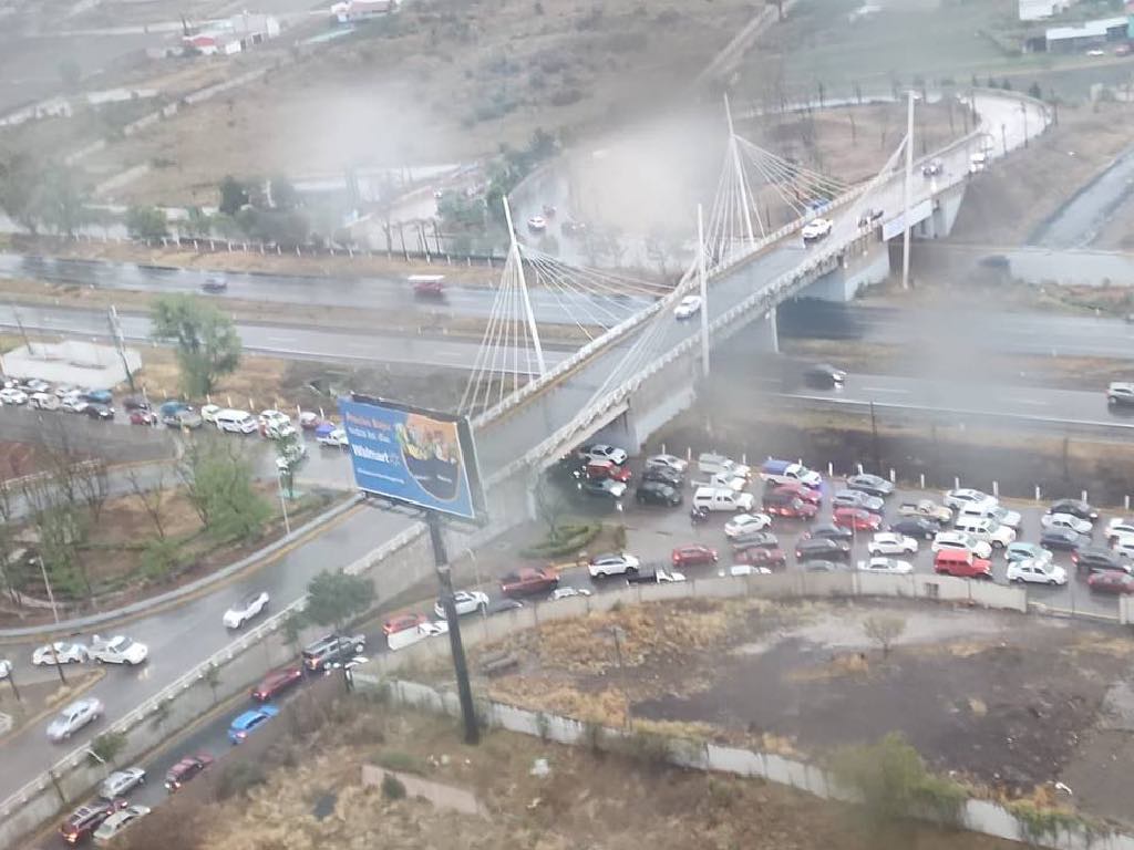 ¡Ahora Lomas! Agua causa inundaciones en estas partes de Angelópolis
