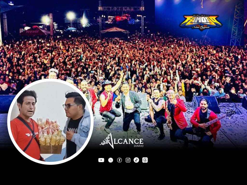 Ali Telez sube al escenario al viral “señor de las papas” en Zoquitlán Puebla