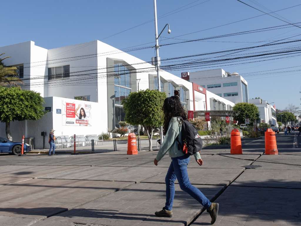 Infraestructura trabaja en obras de agua potable en el Barrio de Santiago