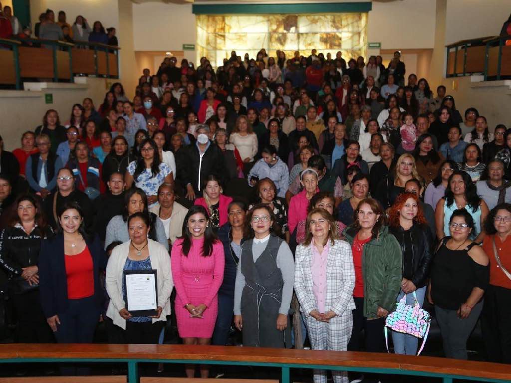 Continúa Ayuntamiento dando cursos de manejo para mujeres y pláticas de empoderamiento