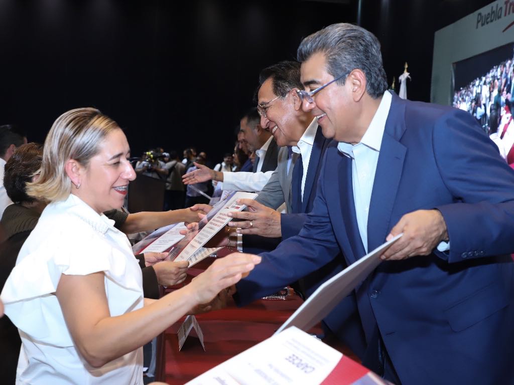 Van 381 mdp para el programa de dignificación de aulas en escuelas de Puebla