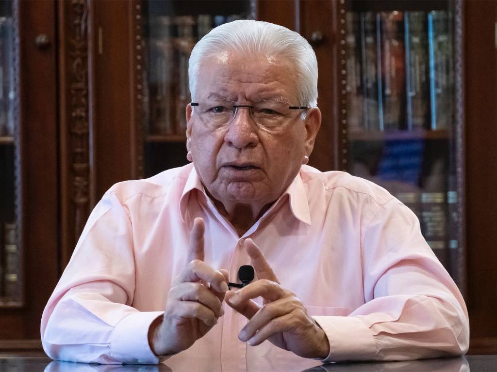 Aquiles Córdova presentará su nuevo libro, "intenciones y resultados", en la BUAP