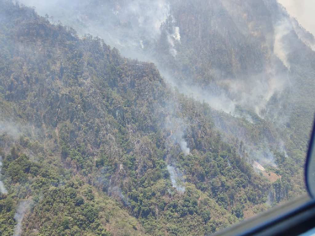 Por incendios, escuelas de Cuautempan y Quimixtlán se irán a clases a distancia