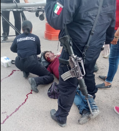 Ruta Azumiatla tira a pasajero, el conductor se da a la fuga y se arma una riña 2