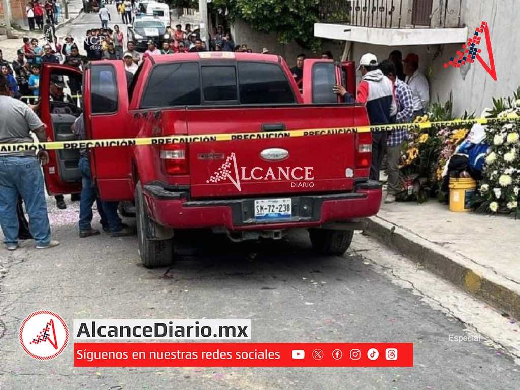 En Tepeaca, camioneta se queda sin frenos y atropella a cortejo fúnebre