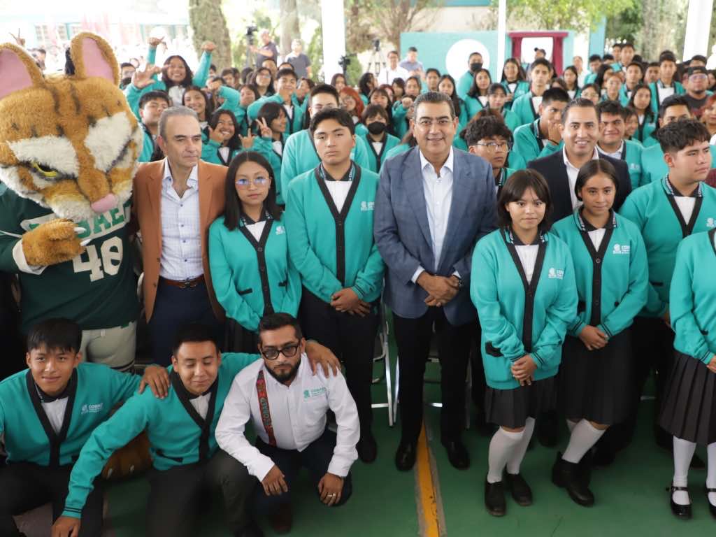 Gobierno invertirá 45 mdp en techado para 17 escuelas más en Puebla; ya van 200