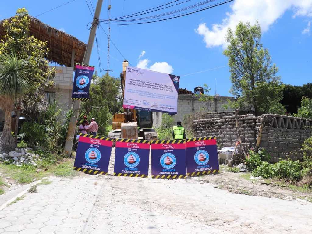 Arranca construcción de calle en San José El Aguacate
