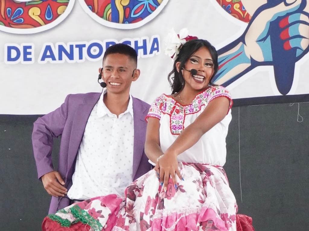Alumnos de la Secundaria 117 y Bachillerato Rosa Luxemburgo se gradúan