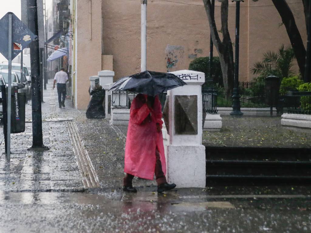 ¡No guardes la sombrilla! Este fin de semana continuarán las lluvias en Puebla