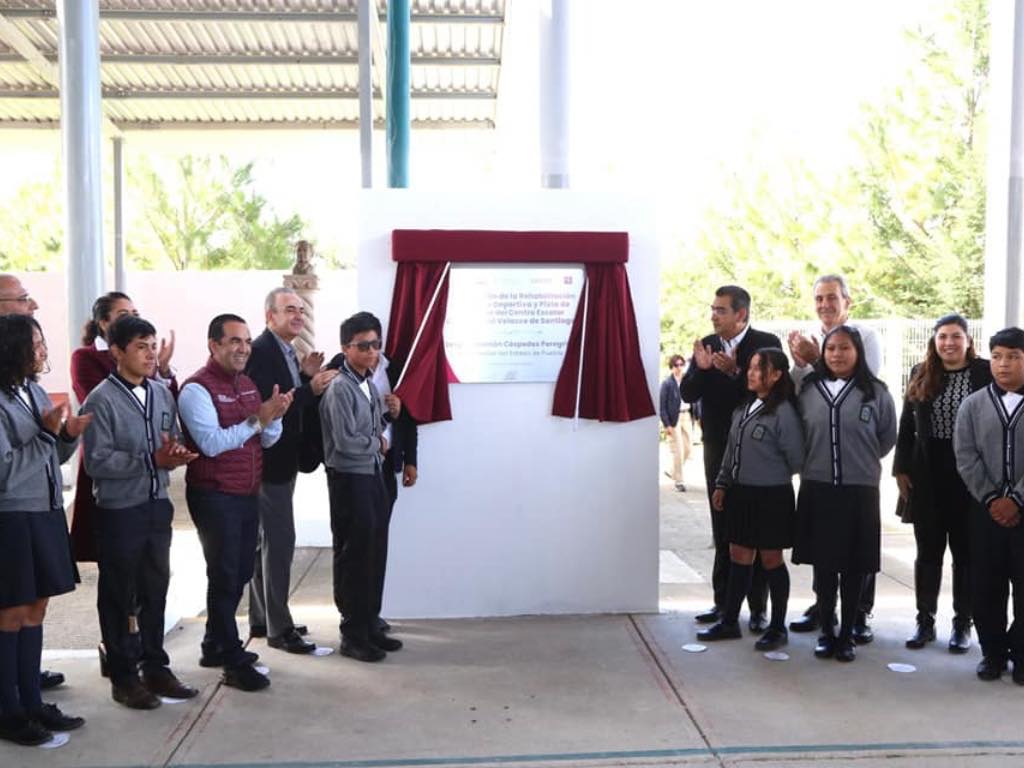 Gobierno de Puebla construirá 120 techados en escuelas con 90 mdp