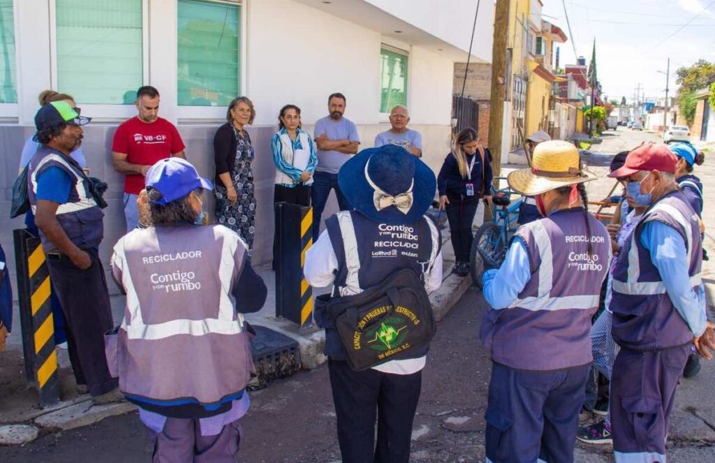 Recicladores voluntarios unen esfuerzos con habitantes de la colonia Bugambilias 