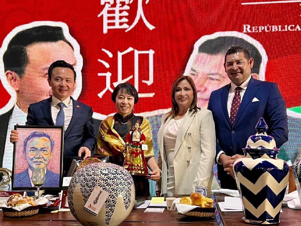 Se reúne Alejandro Armenta con el embajador de China para analizar proyectos de inversión