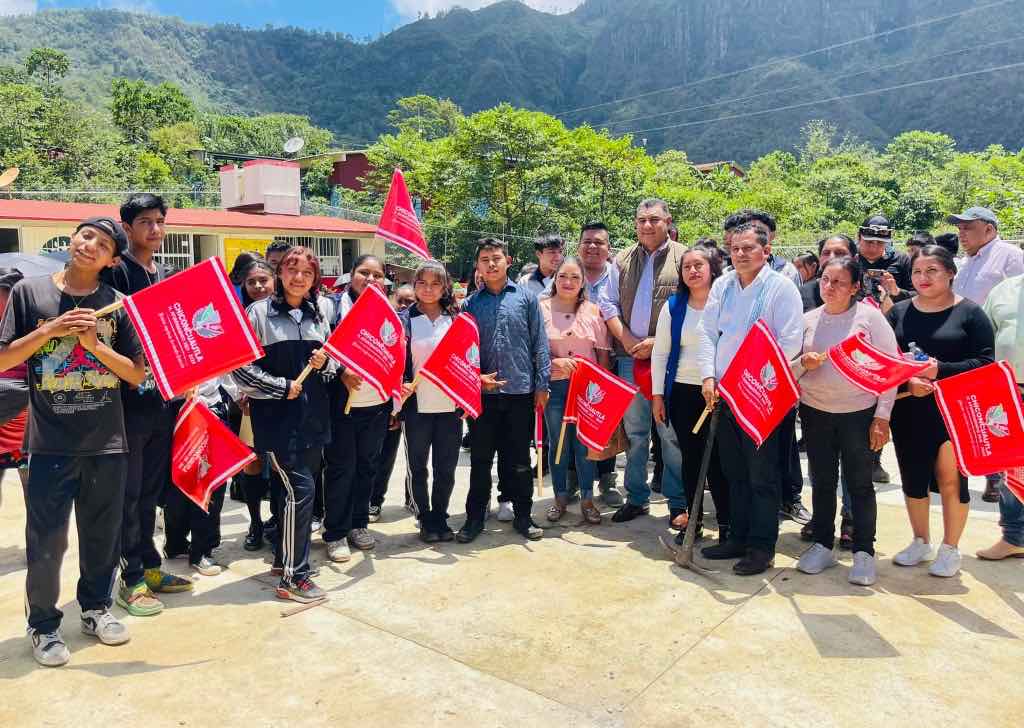 Movimiento Antorchista inaugura plaza cívica en Telebachillerato en Chiconcuautla