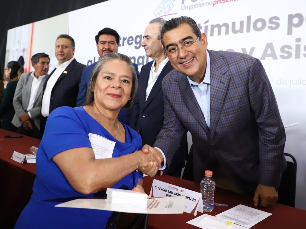 Gobierno estatal reconoce al personal de apoyo y asistencia a la educación