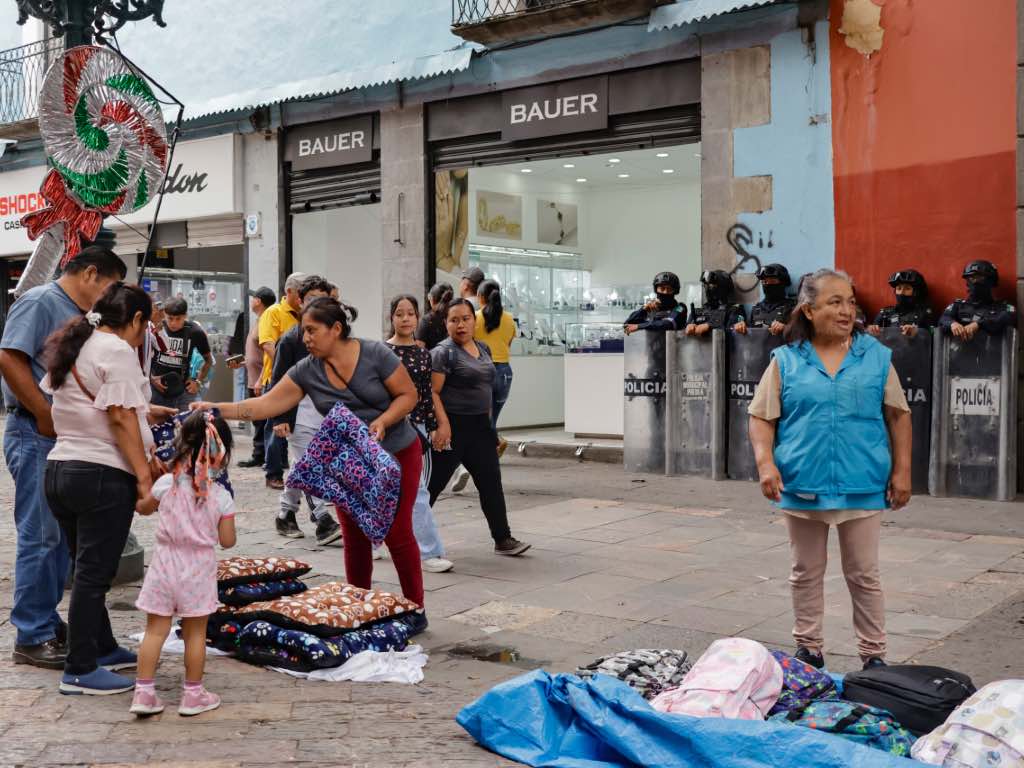 Analizan instalación de ambulantes previo al regreso a clases en Puebla