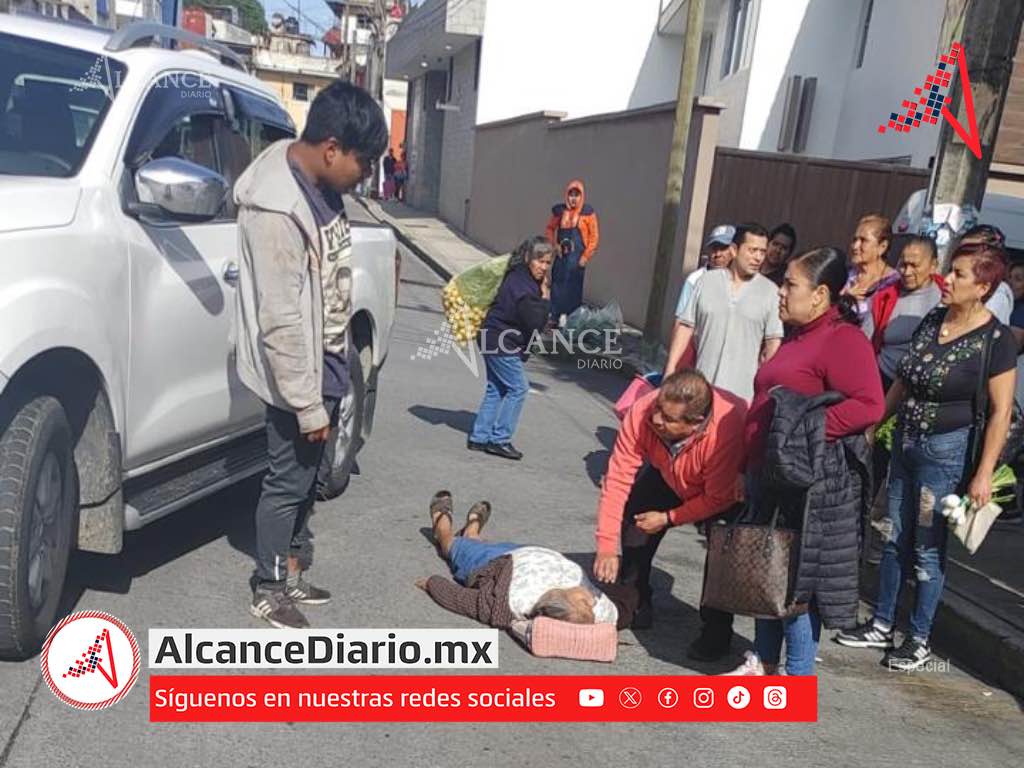 Atropella camioneta a septuagenaria en calles de Teziutlán