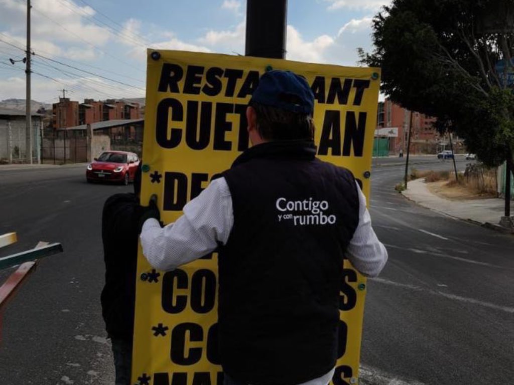 Continúan con retiro de publicidad irregular en Puebla Capital