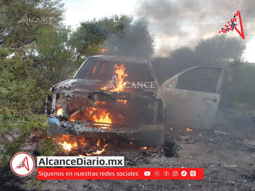 Encuentran cuerpo calcinado en camioneta abandonada en Yehualtepec