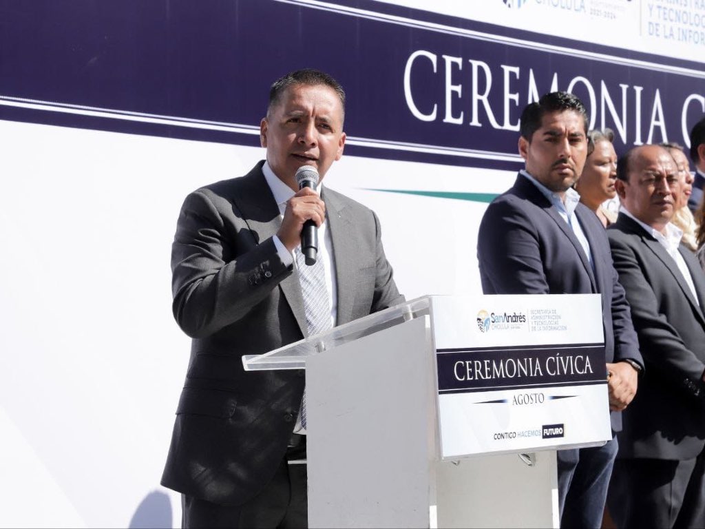 Reconoce alcalde de San Andrés Cholula a funcionarios del Ayuntamiento