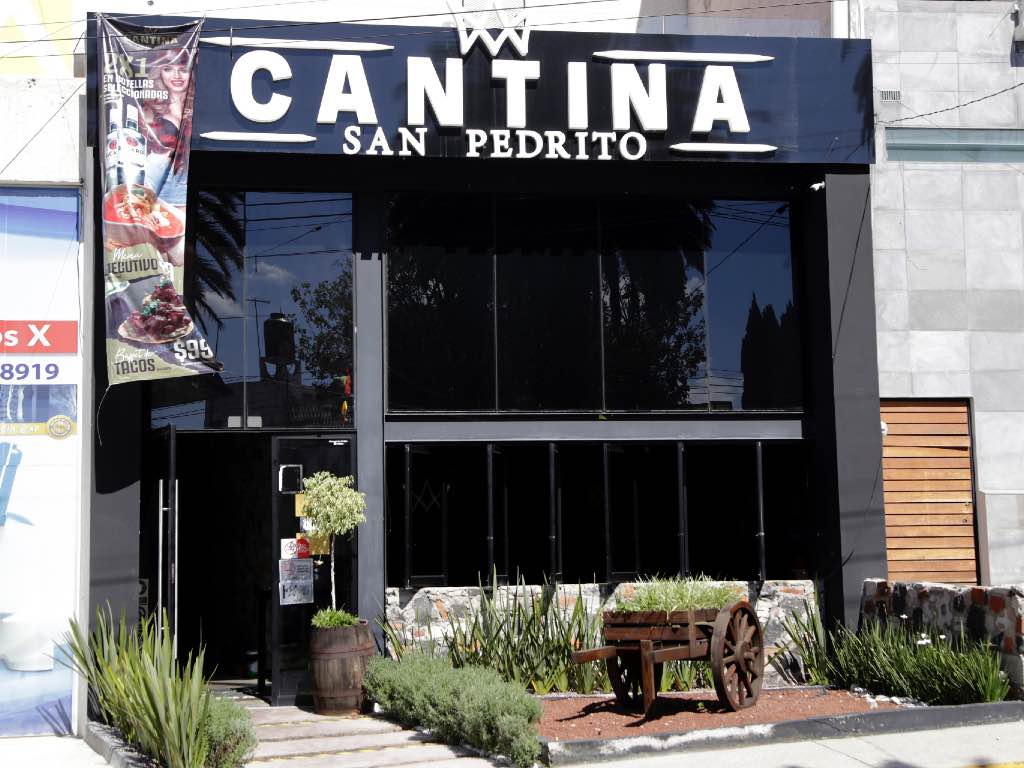 Bares y antros se resisten a homologación de horarios para vender bebidas alcohólicas en Puebla