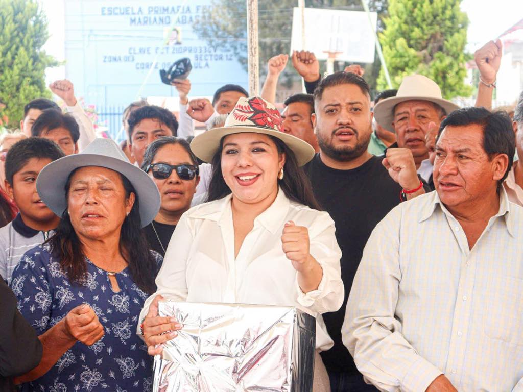 Con “El Pueblo manda” Tonantzin Fernández escucha necesidades de San Agustín Calvario, Cholula
