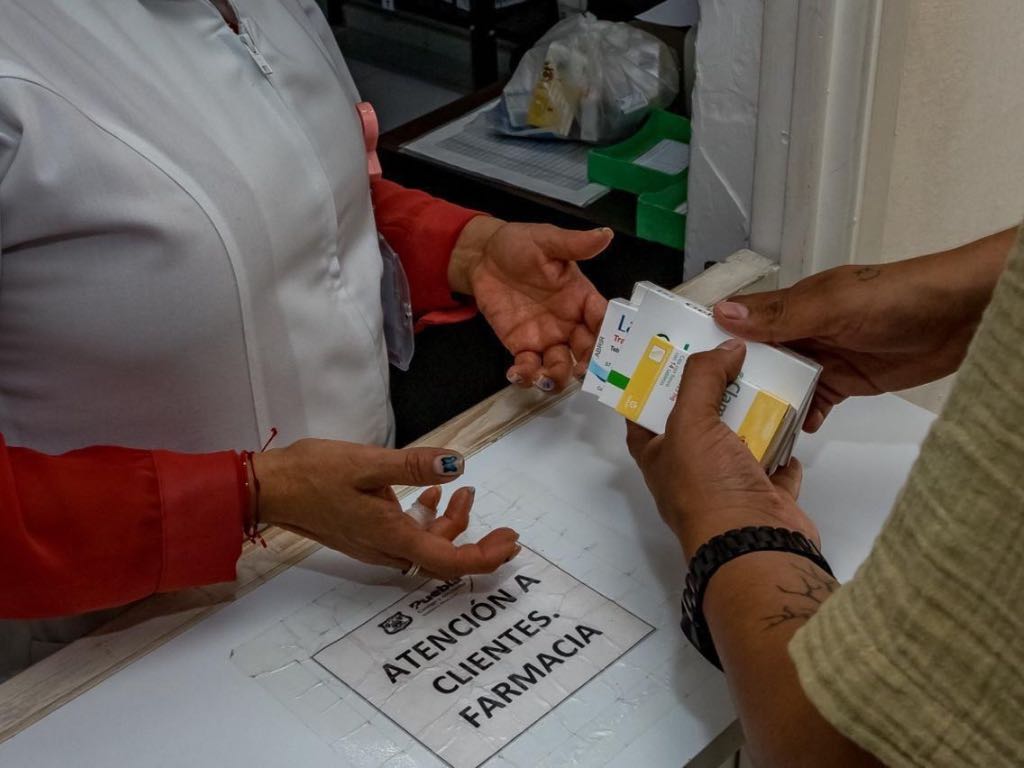 Abre SMDIF farmacia de la Unidad Médica Integral