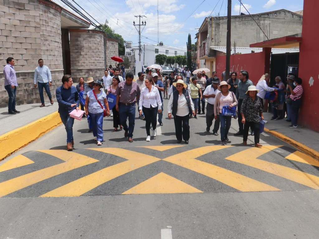 Alcalde de San Pedro Cholula entrega dos nuevas vialidades en Momoxpan y Texintla