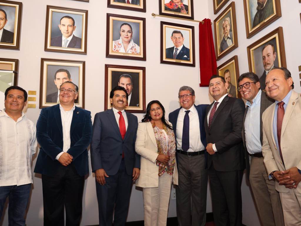 Develan pintura de Alejandro Armenta como presidente de la Mesa Directiva del Senado de la República