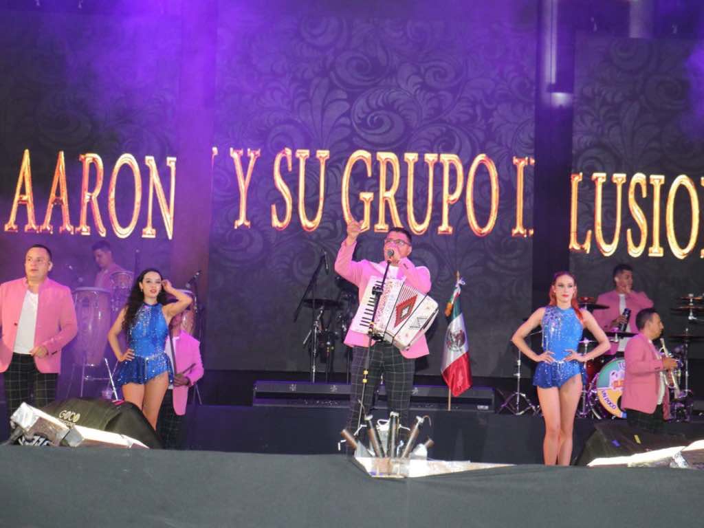 Brilla Aarón y su Grupo Ilusión en la Feria de San Pedro Cholula