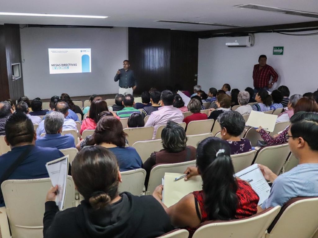 Capacitan a nuevas mesas directivas de vecinos en la capital