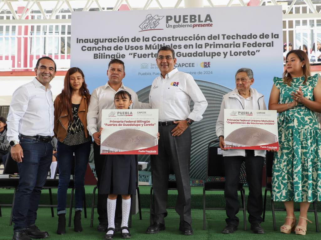 Entrega Sergio Salomón cuatro techados en escuelas de la capital