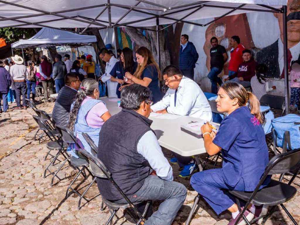 Lleva SMDIF jornadas integrales de servicios a comunidades indígenas de la capital