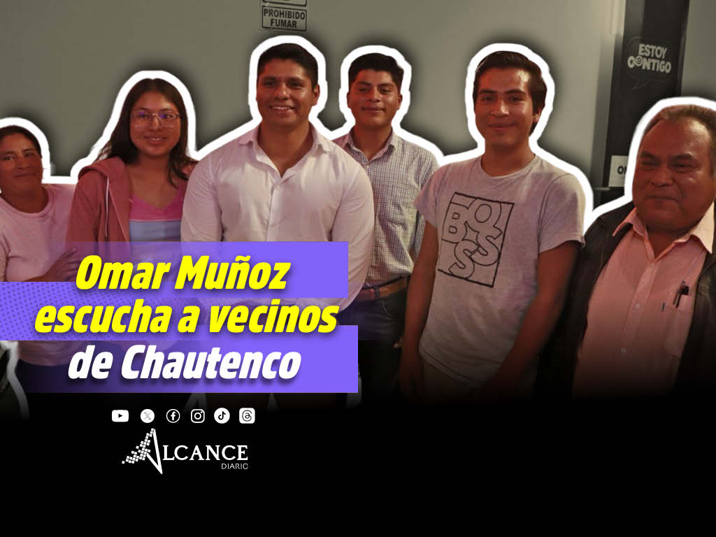 Omar Muñoz escucha las necesidades de la junta auxiliar de Chautenco