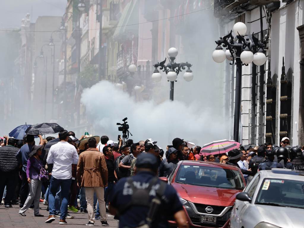 Caos en el Congreso de Puebla por discusión de la reforma al Poder Judicial