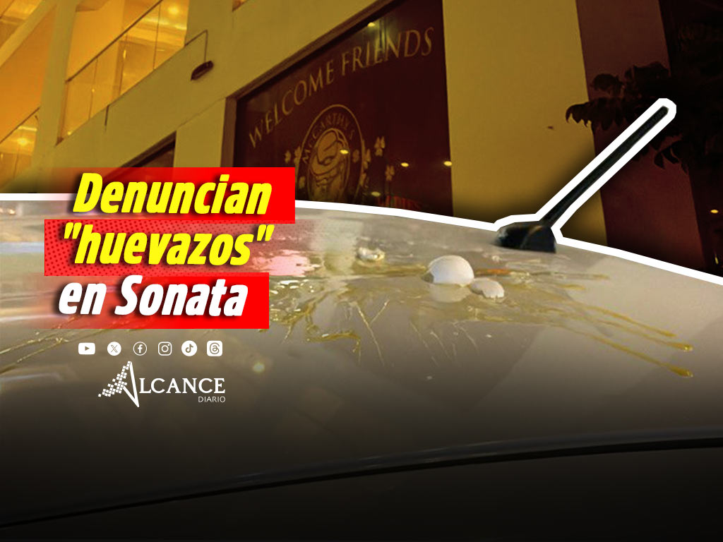 ¿Qué les pasa? Joven denuncia ataque de “huevos” en Plaza Sinfonía de Sonata