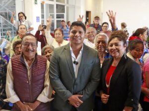 Omar Muñoz visita desayunador del Sistema Municipal DIF